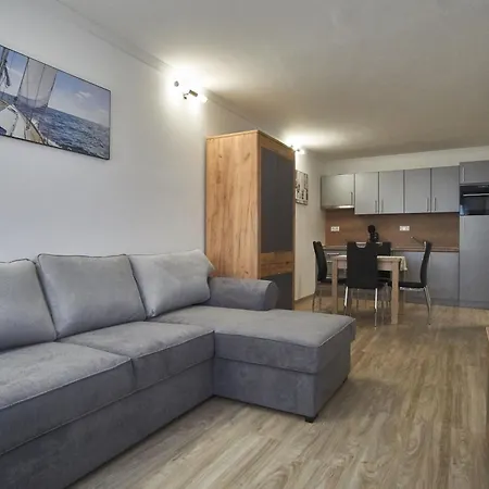 Cadet - Hostaid Apartment *