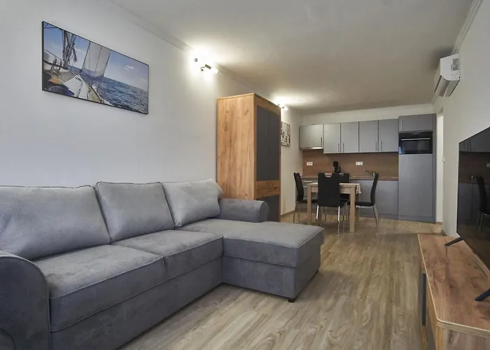 Cadet - Hostaid Apartment *